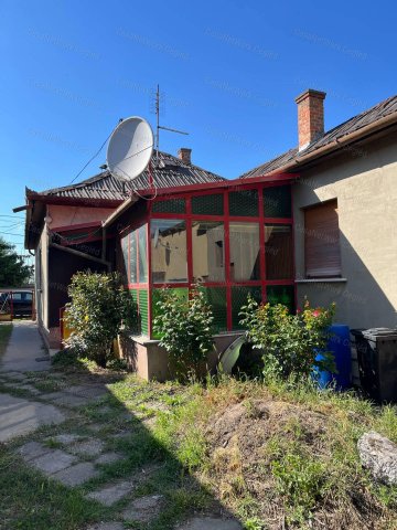 Eladó családi ház, Törtelen 28 M Ft, 3+2 szobás