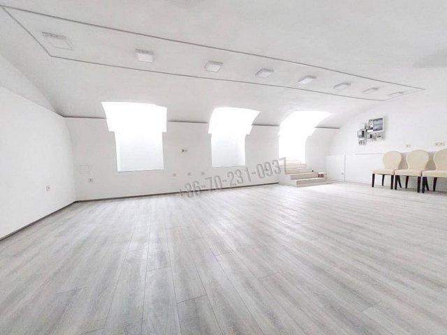 Eladó üzlethelyiség, Budapesten, V. kerületben 75 M Ft, 1 szobás