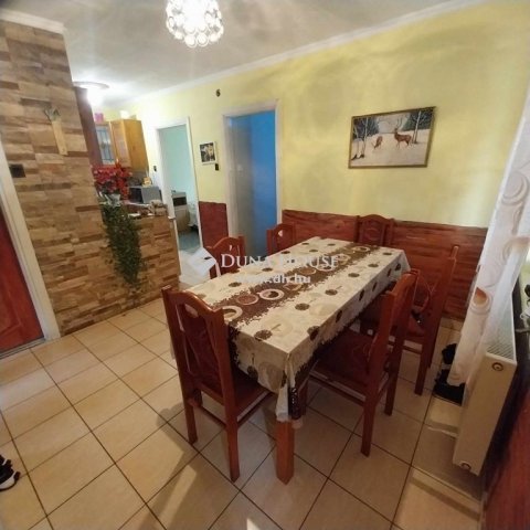 Eladó családi ház, Farmoson 32.5 M Ft, 4 szobás