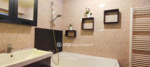Eladó családi ház, Lajosmizsén 54.9 M Ft, 3 szobás