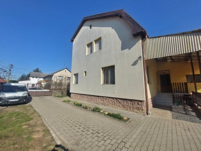 Eladó családi ház, Fóton 86.99 M Ft, 8 szobás