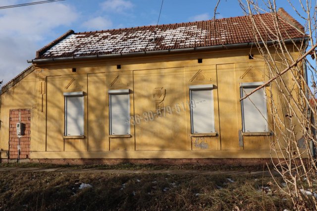 Eladó családi ház, Orosházán 16.5 M Ft, 3 szobás