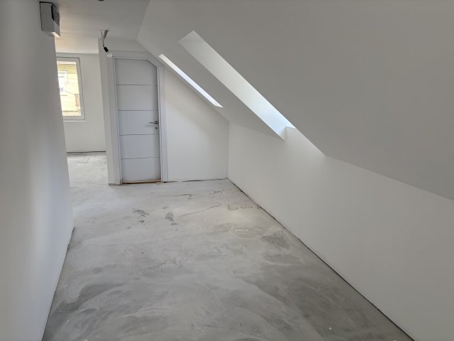 Eladó téglalakás, Esztergomban 39.9 M Ft, 2 szobás