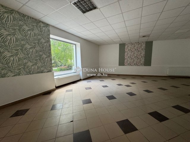 Kiadó üzlethelyiség, Nagykőrösön 350 E Ft / hó