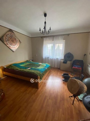 Eladó családi ház, Mendén 82.9 M Ft, 3+1 szobás