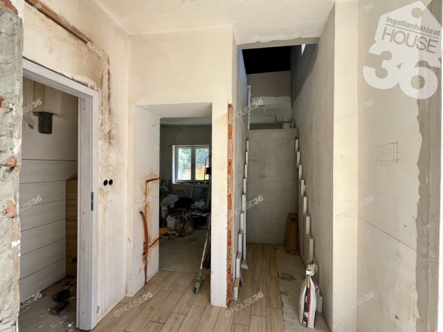 Eladó téglalakás, Kiskunfélegyházán 35 M Ft, 2 szobás