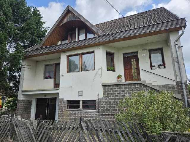 Eladó családi ház, Pápán 69.9 M Ft, 3 szobás