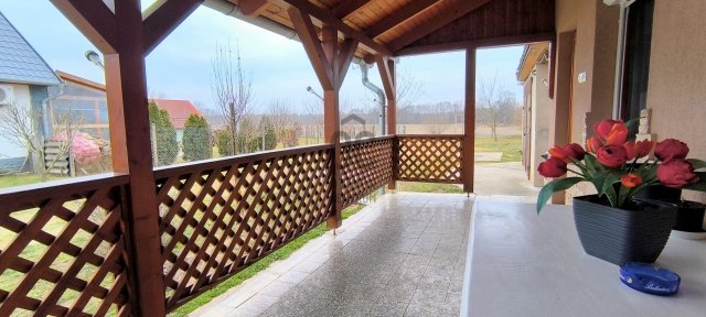 Eladó nyaraló, Pusztakovácsin 37.9 M Ft, 3 szobás