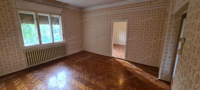 Eladó családi ház, Törökszentmiklóson 28 M Ft, 2 szobás