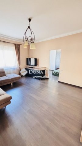 Kiadó téglalakás, albérlet, Pécsett 260 E Ft / hó, 3 szobás