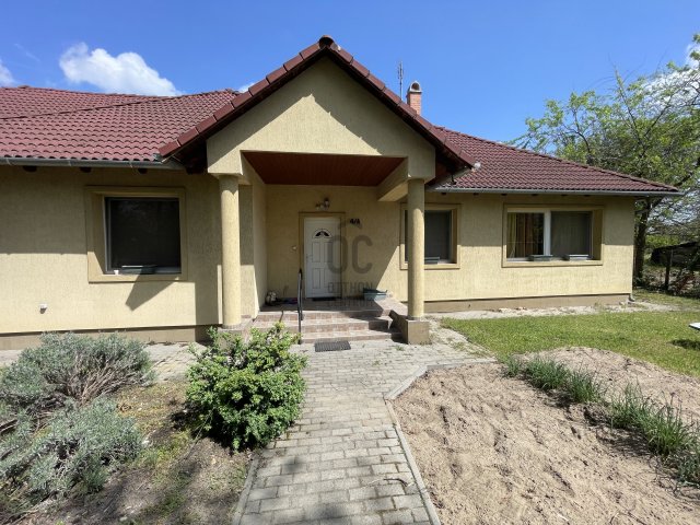 Eladó családi ház, Kecskeméten 84.9 M Ft, 5 szobás