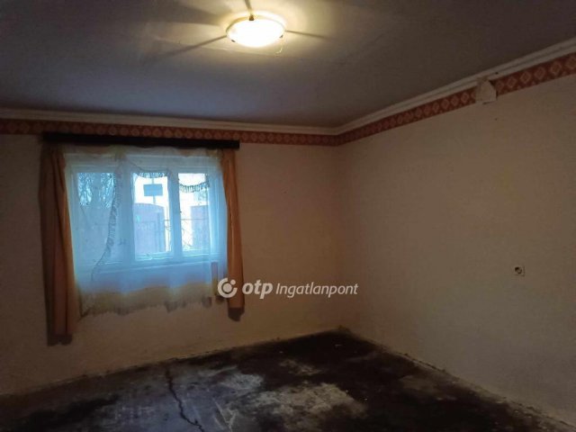 Eladó családi ház, Hajdúböszörményen 20 M Ft, 2+1 szobás