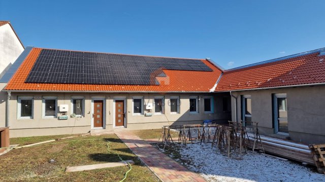 Eladó téglalakás, Pécsett 78 M Ft, 3 szobás