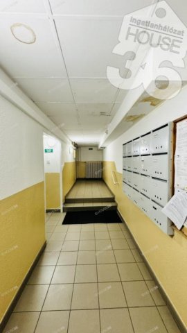 Eladó téglalakás, Kecskeméten 41.9 M Ft, 2 szobás