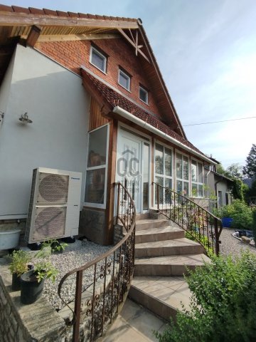 Eladó családi ház, Csopakon 194 M Ft, 4 szobás