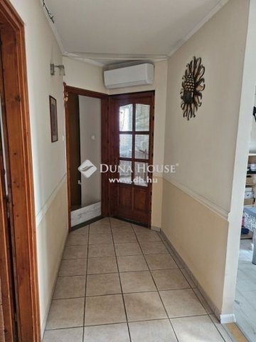 Eladó családi ház, Vecsésen 75 M Ft, 3 szobás
