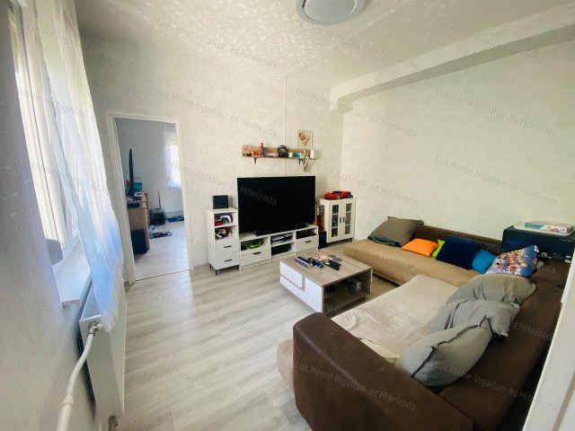 Eladó téglalakás, Almásfüzitőn 36.5 M Ft, 2+1 szobás
