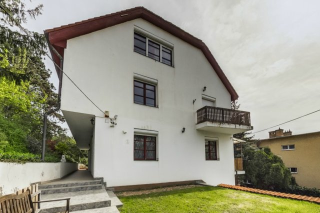 Eladó sorház, Budapesten, II. kerületben 279.9 M Ft