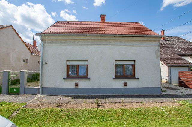 Eladó családi ház, Rumon 34.9 M Ft, 3 szobás