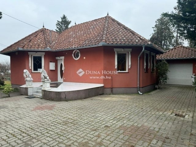 Eladó családi ház, Szigetszentmiklóson 67.9 M Ft, 3 szobás