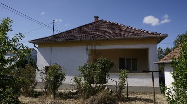 Eladó családi ház, Tiszafüreden 29.5 M Ft, 2 szobás