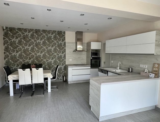 Kiadó családi ház, albérlet, Kecskeméten 445 E Ft / hó
