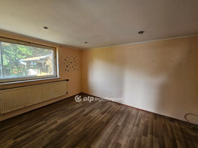 Eladó családi ház, Dunaharasztin 75 M Ft, 4 szobás