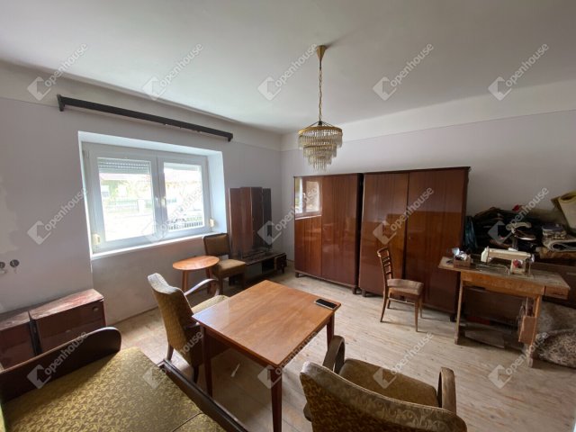 Eladó családi ház, Barbacson 35 M Ft, 3 szobás