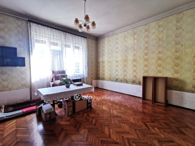Eladó családi ház, Miskolcon 35 M Ft, 2 szobás