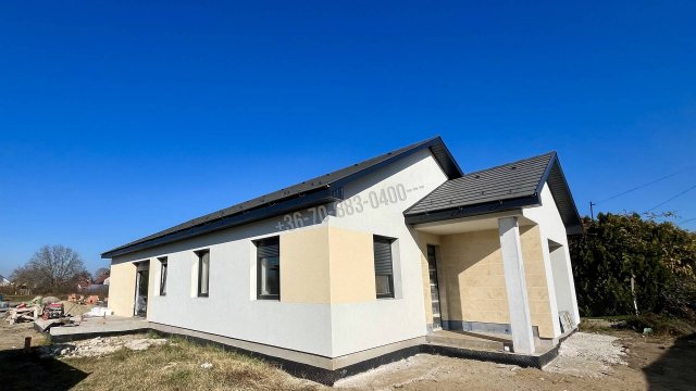 Eladó családi ház, Dabason 91.99 M Ft, 4 szobás