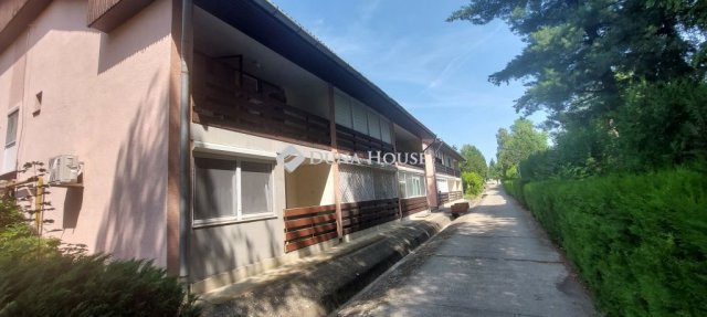Eladó téglalakás, Dombóváron 22.5 M Ft, 2 szobás