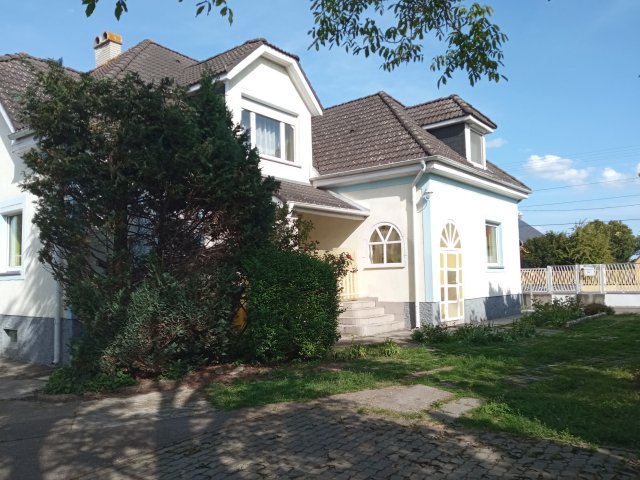 Eladó családi ház, Füzesabonyban 78 M Ft, 6 szobás