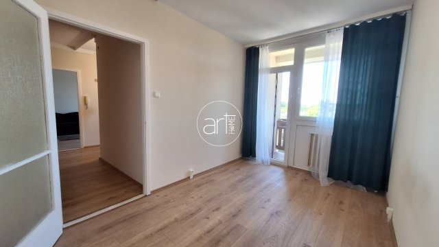 Kiadó panellakás, albérlet, Szentesen 90 E Ft / hó, 2 szobás