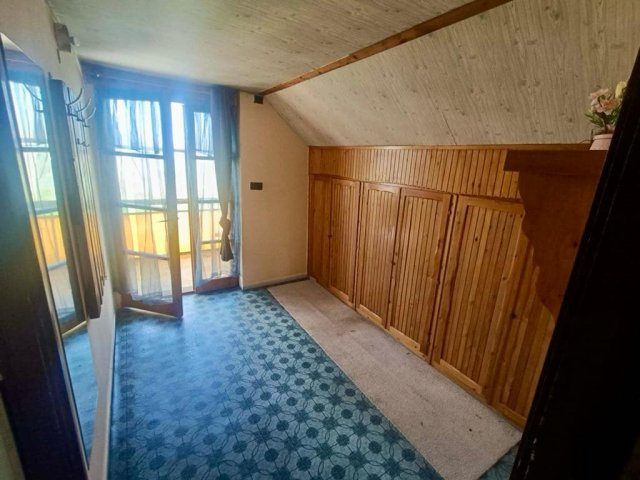 Eladó családi ház, Komáromban 82 M Ft, 4+1 szobás