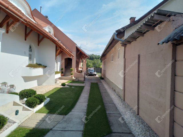 Eladó családi ház, Gyulán 69.9 M Ft, 5 szobás