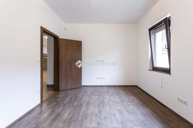 Eladó családi ház, Mosonmagyaróváron 170 M Ft, 4 szobás