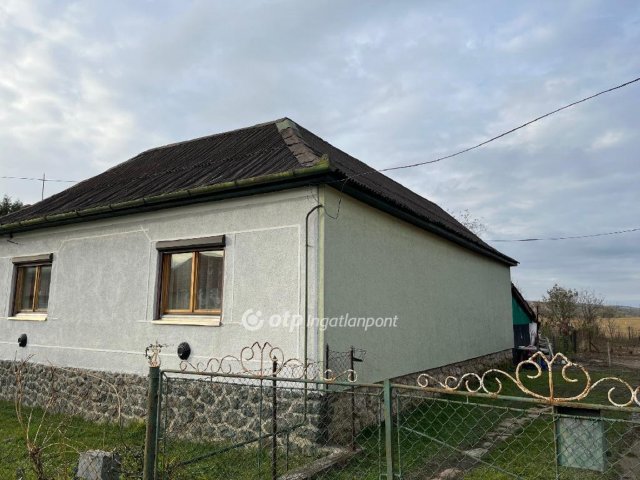 Eladó családi ház, Mikófalván 19.8 M Ft, 2 szobás