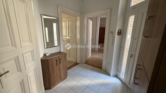Kiadó téglalakás, albérlet, Budapesten, V. kerületben, 2 szobás