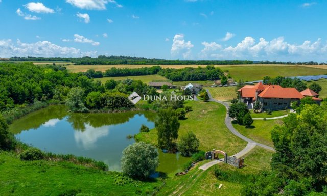 Eladó családi ház, Balatonendréden 1410.15 M Ft, 4 szobás