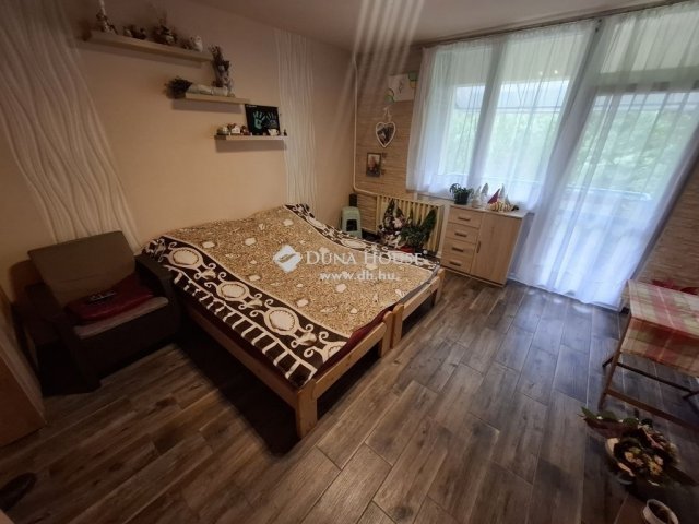 Eladó panellakás, Kiskunfélegyházán 34.9 M Ft, 2 szobás