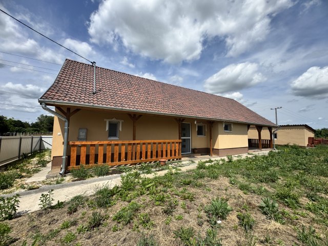 Eladó családi ház, Tápiószelén 34.9 M Ft, 3 szobás