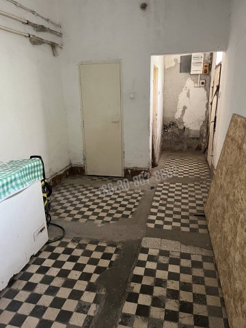 Eladó üzlethelyiség, Alsószentivánon 31 M Ft