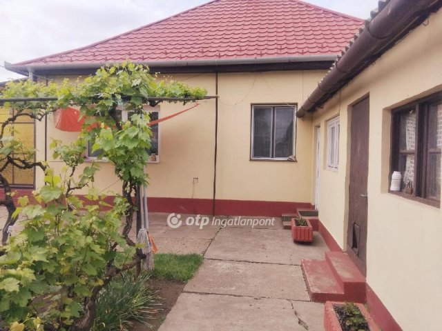 Eladó családi ház, Hajdúhadházon 47.5 M Ft, 3 szobás