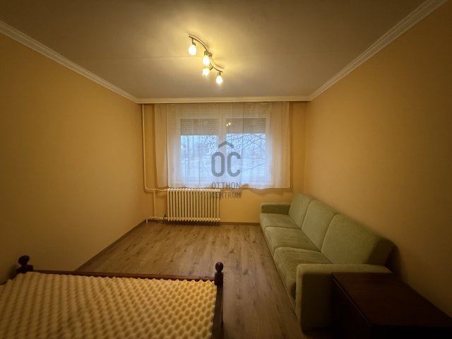 Kiadó panellakás, albérlet, Debrecenben 160 E Ft / hó, 2 szobás