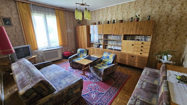 Eladó téglalakás, Veszprémben 42.9 M Ft, 2 szobás