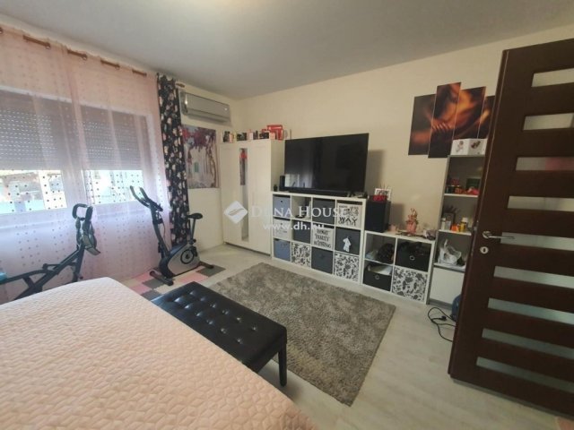 Eladó családi ház, Tokodon 93.99 M Ft, 6 szobás