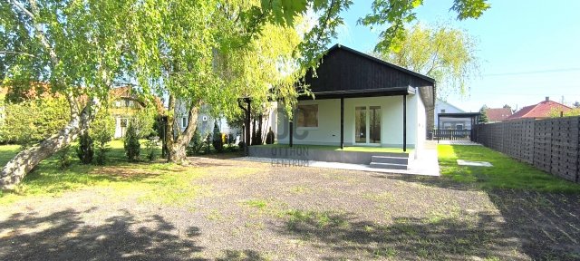 Eladó nyaraló, Balatonfenyvesen 87.9 M Ft, 3 szobás