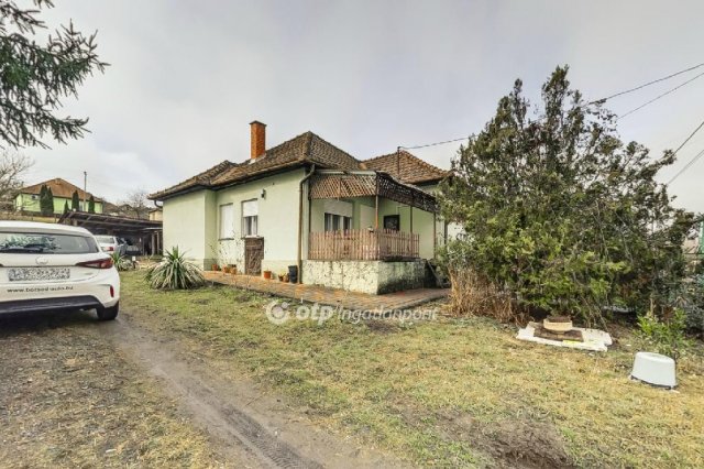 Eladó családi ház, Pétervásárán 19.5 M Ft, 4 szobás