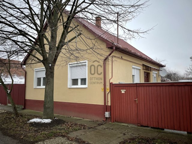 Eladó családi ház, Hajdúböszörményen 53 M Ft, 3 szobás