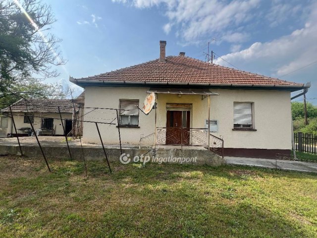 Eladó családi ház, Újszilváson 23.9 M Ft, 2 szobás